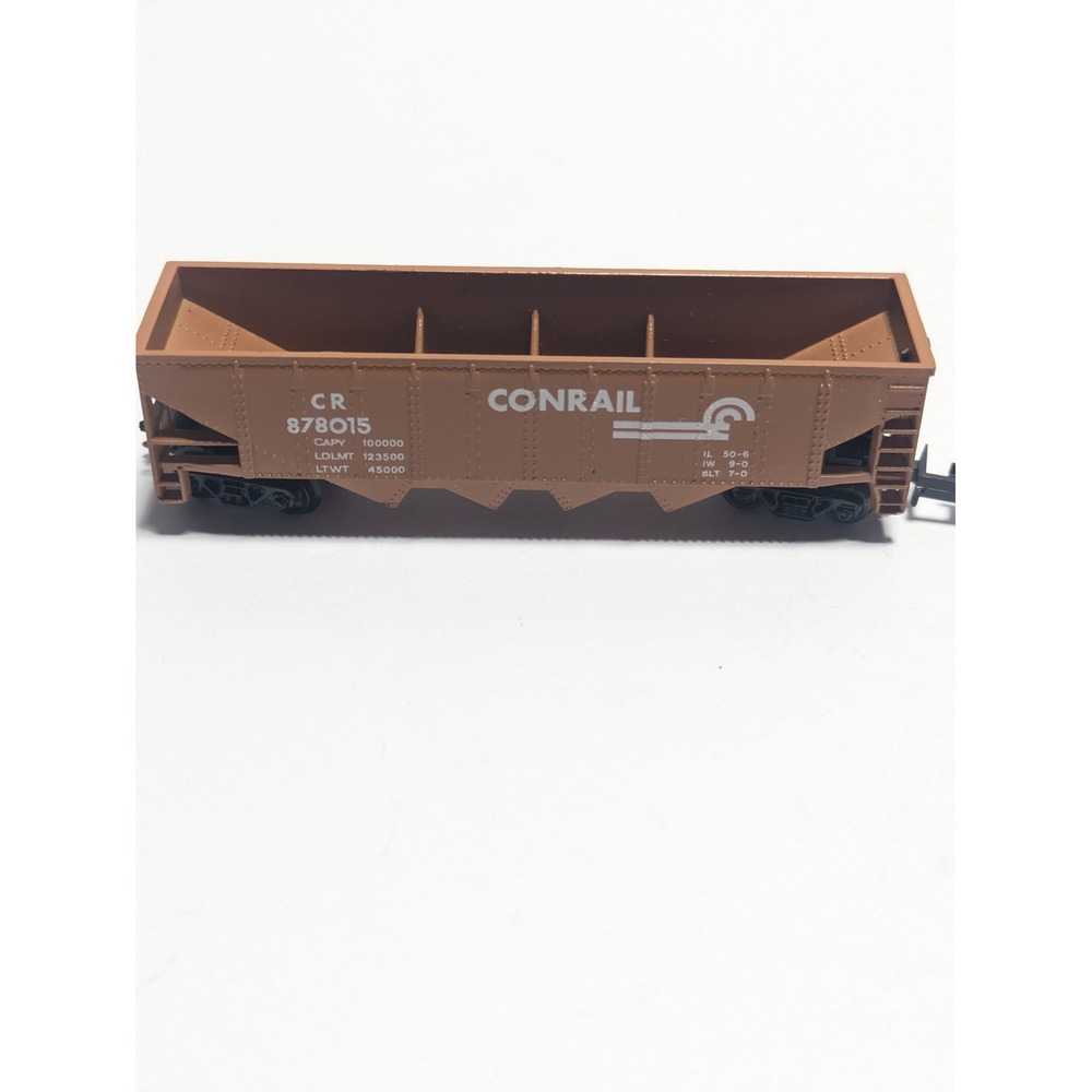 Micro-Trains Conrail CR 878015 N Scale 3-Bay Open Hopper Train Car Brown